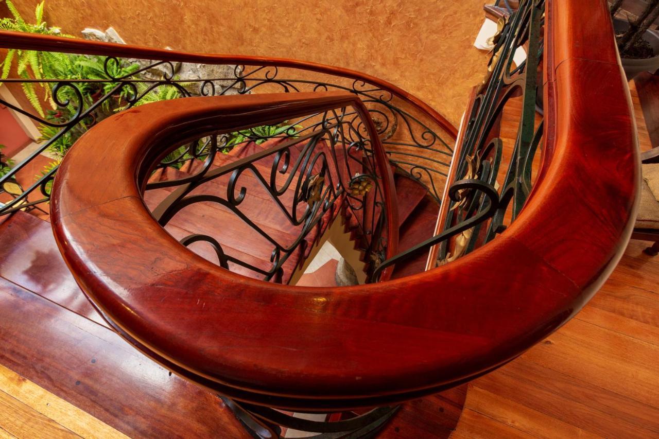 Hotel Posada Del Rey Куенка Екстериор снимка