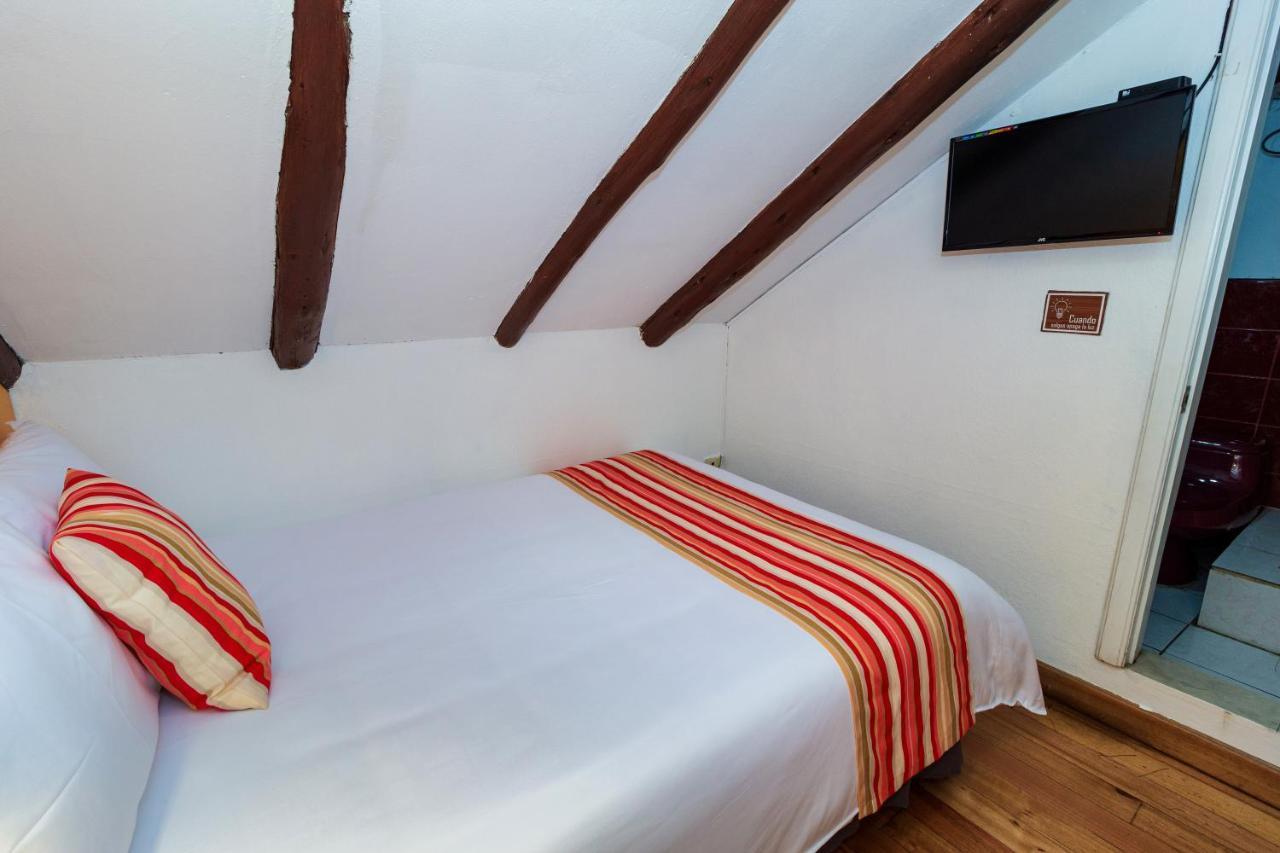 Hotel Posada Del Rey Куенка Екстериор снимка