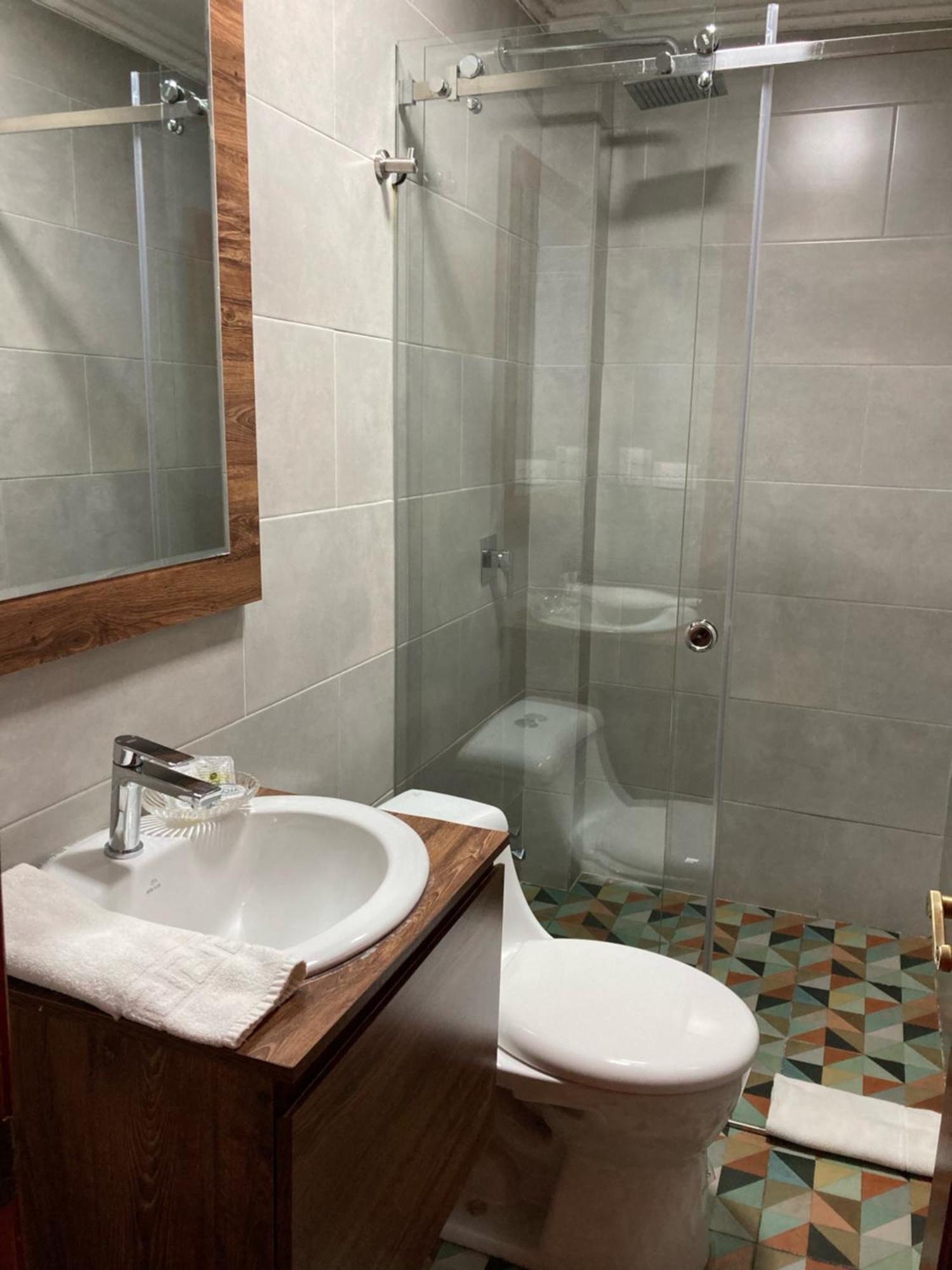 Hotel Posada Del Rey Куенка Екстериор снимка